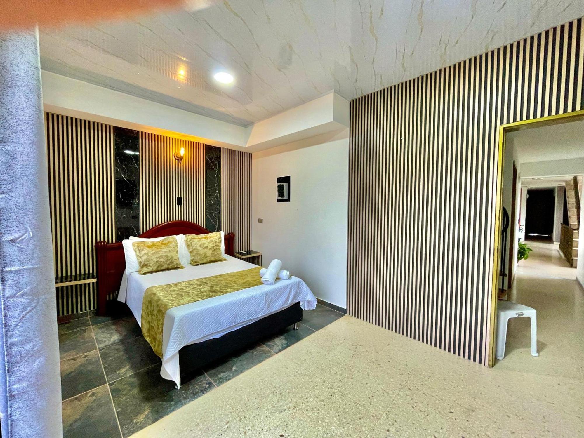 Hotel Torre Primavera เมเดยิน ภายนอก รูปภาพ